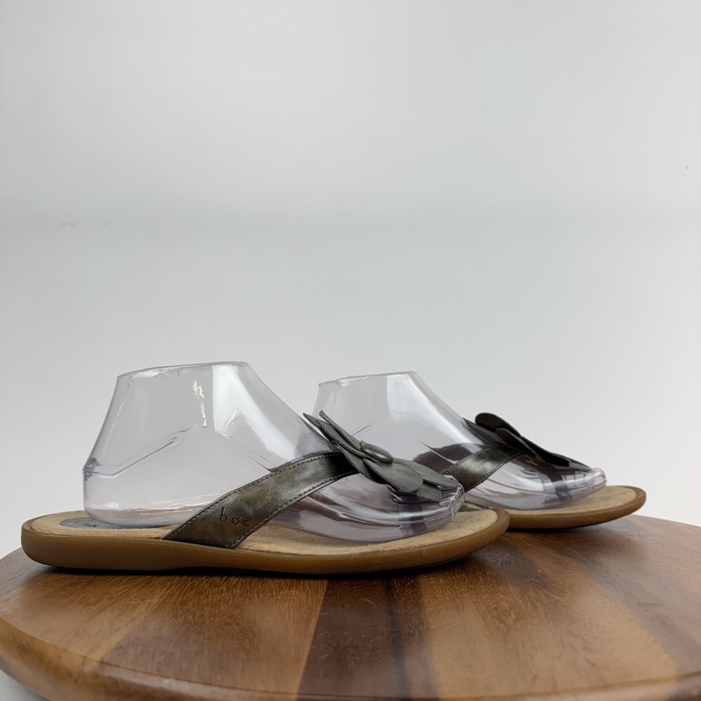 Womens BOC Metallic Gray Leather Flower Thong Casual Flip Flops Sandals Size 9 M